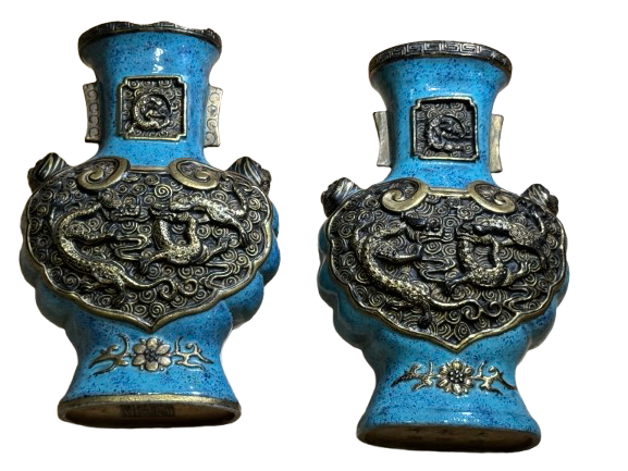 Lot 192: A Chinese robin's egg and gilt porcelain vase