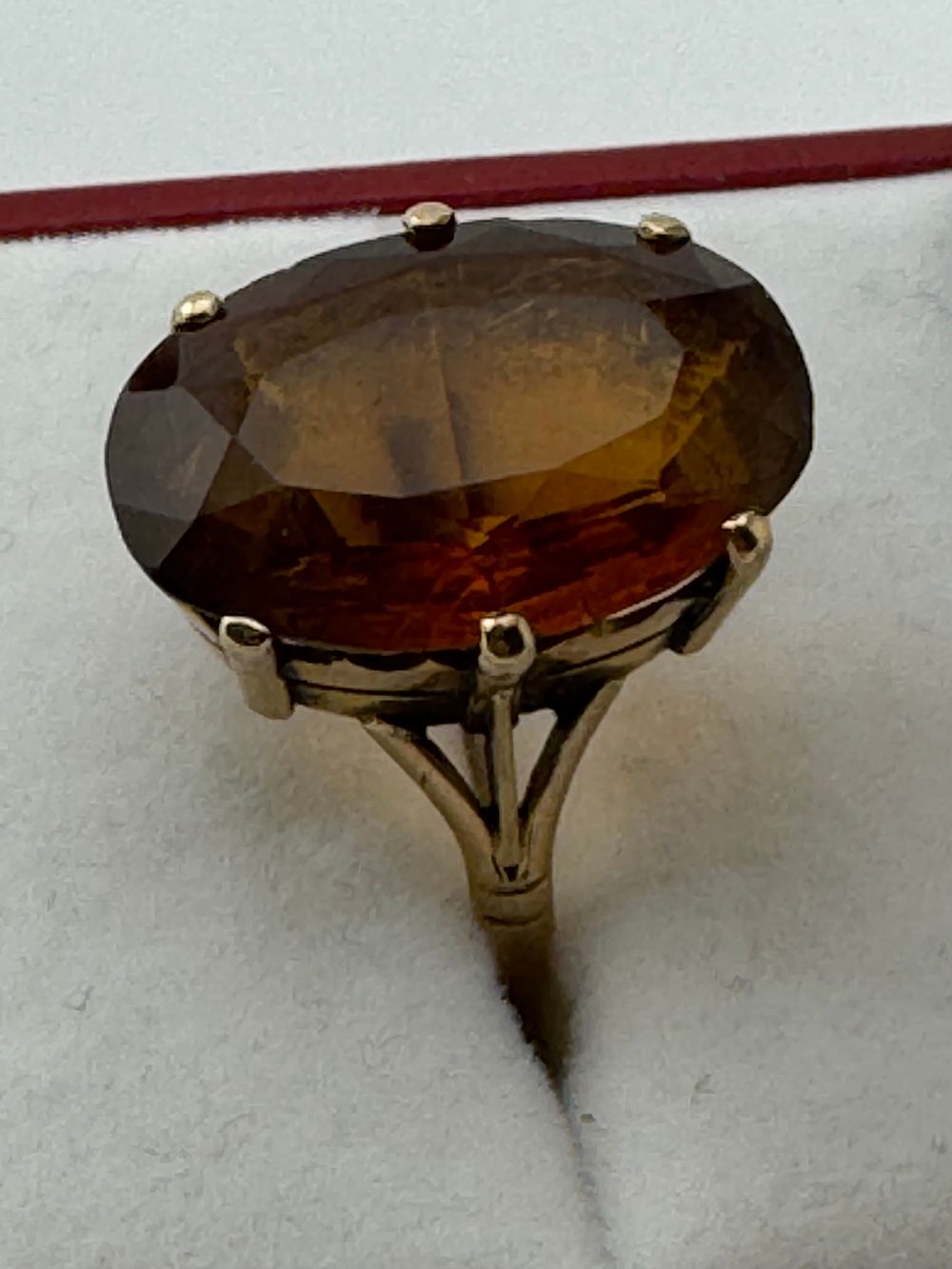 Lot 211: 9 CT GOLD / CITRINE