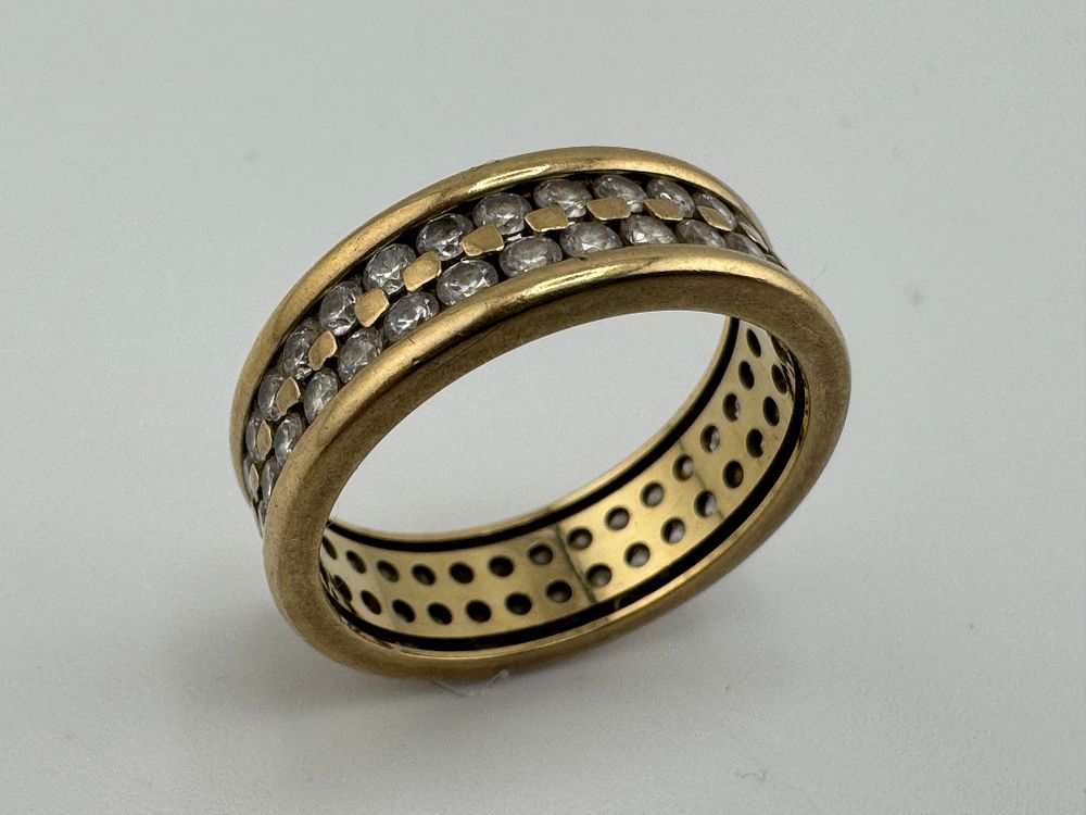 Lot 213: 9CT / CZ WEDDING BAND