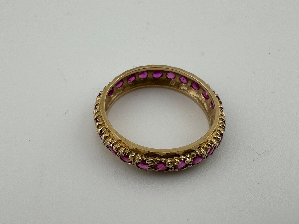 Lot 216: 9CT 2.4 GR GOLD / RUBY