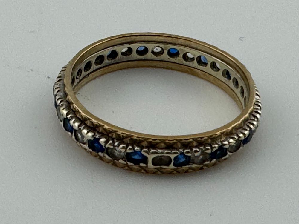 Lot 217: 9 CT GOLD RING WITH STONS
