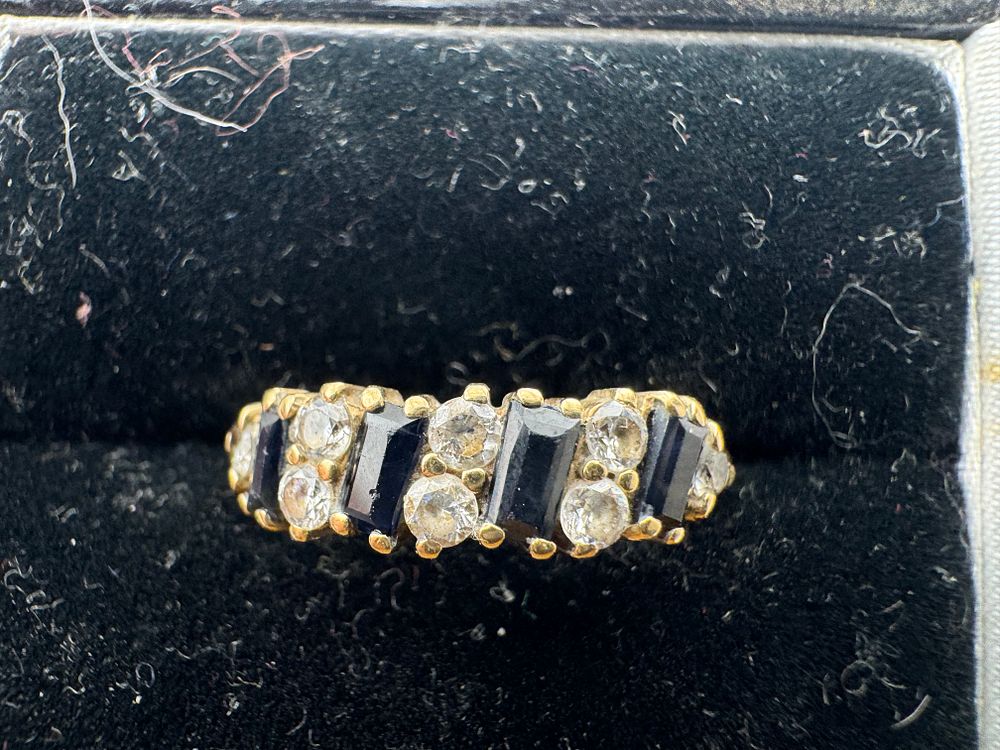 Lot 223: 2.2 GR 9 CT GOLD RING
