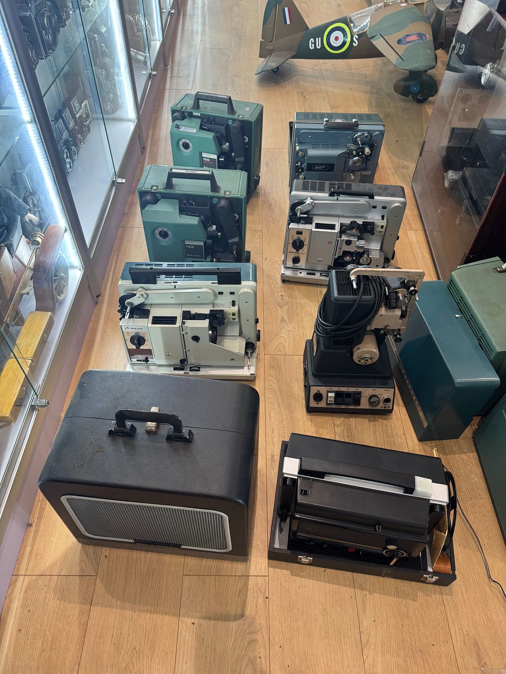 Lot 245: 12 Cine projectors