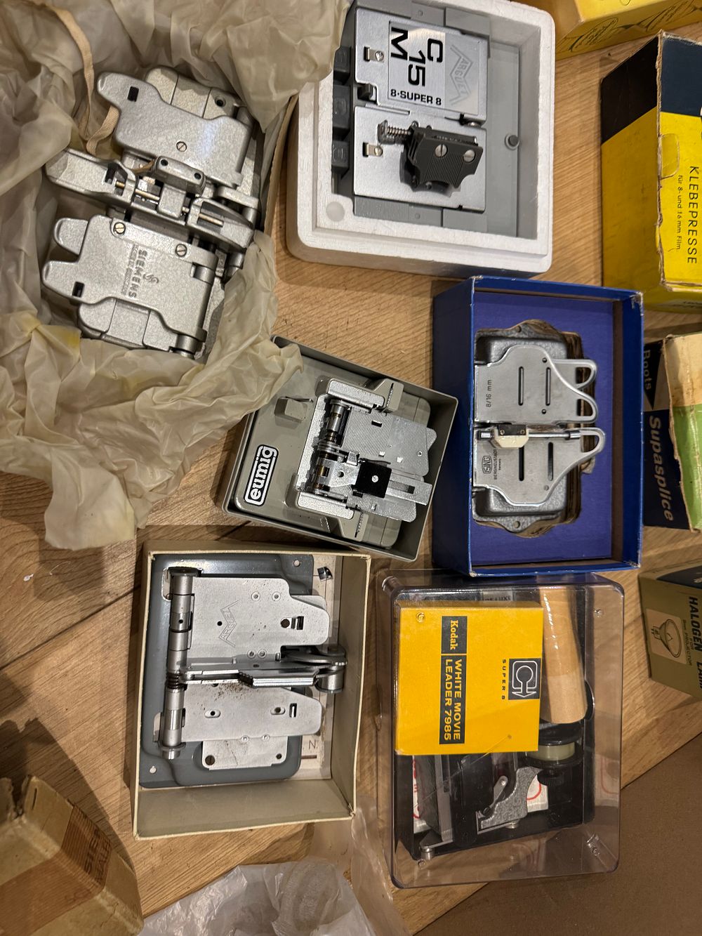 Lot 251: A film splicers 9.5 mm 16mm