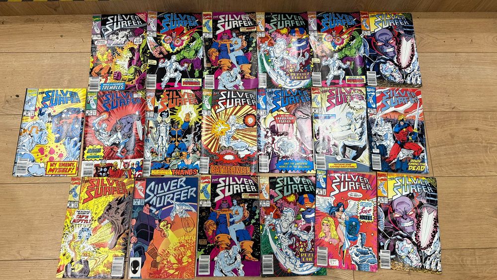 Lot 149: 19 Silver Surfer – Comic Book Lot (Marvel Comics)