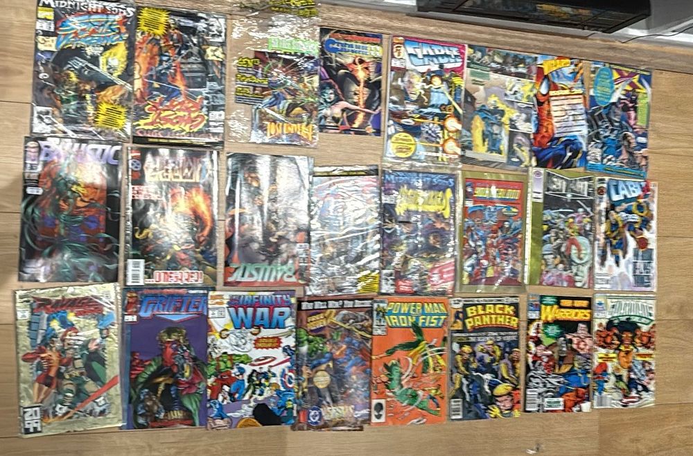 Lot 147: 24 Mixed Marvel Comic Lot