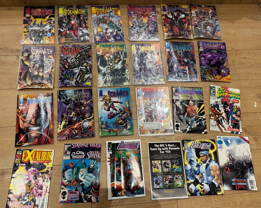 Lot 162: 24 MIXED collection of Marvel a comic book issues