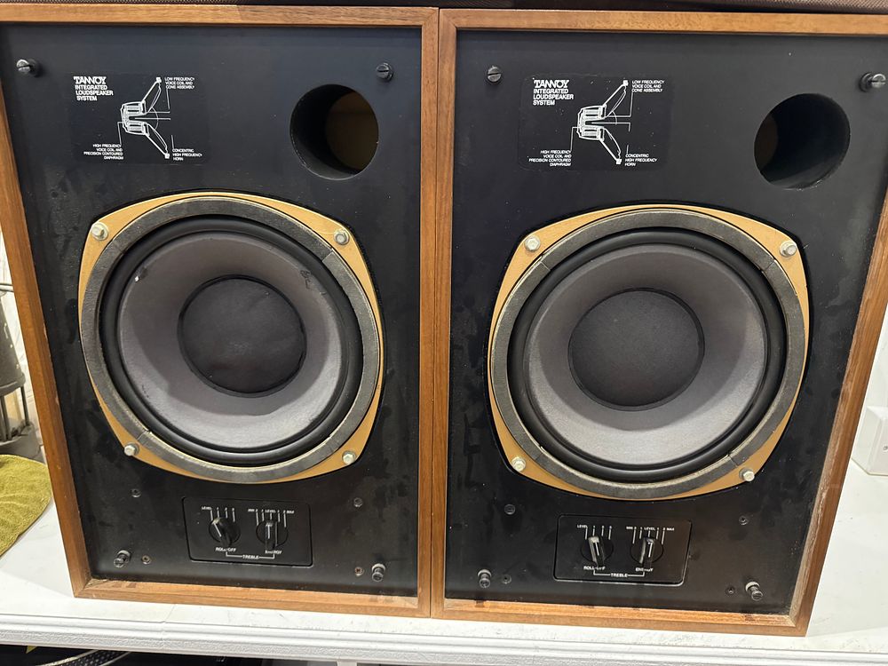 Lot 181: Tannoy Eaton – HPD 295A Integrated Loudspeakers Brown Cabinets Audio Equipment, hi fi