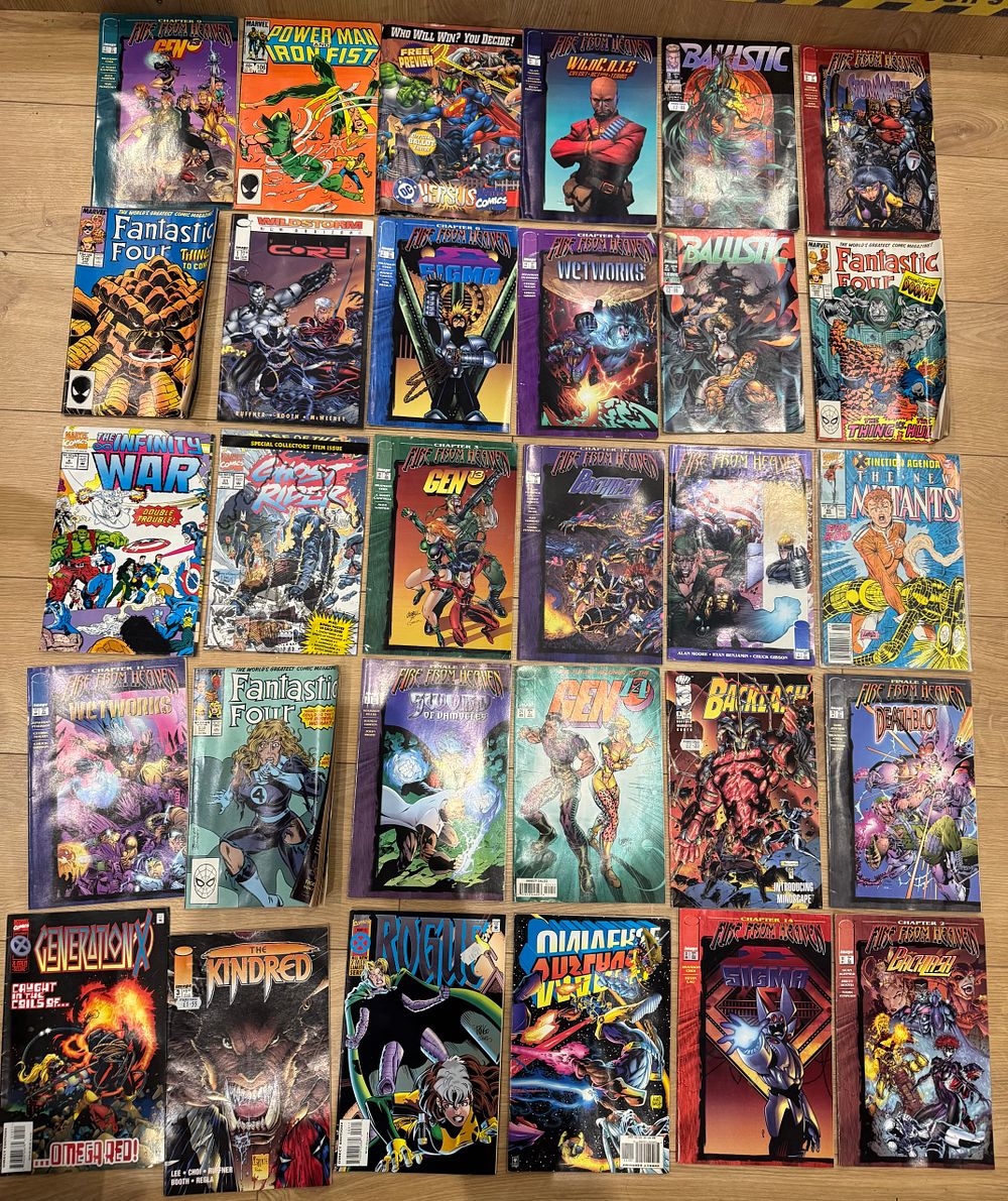 Lot 189:  30 Mixed Marvel / 1990s Comics Lot
