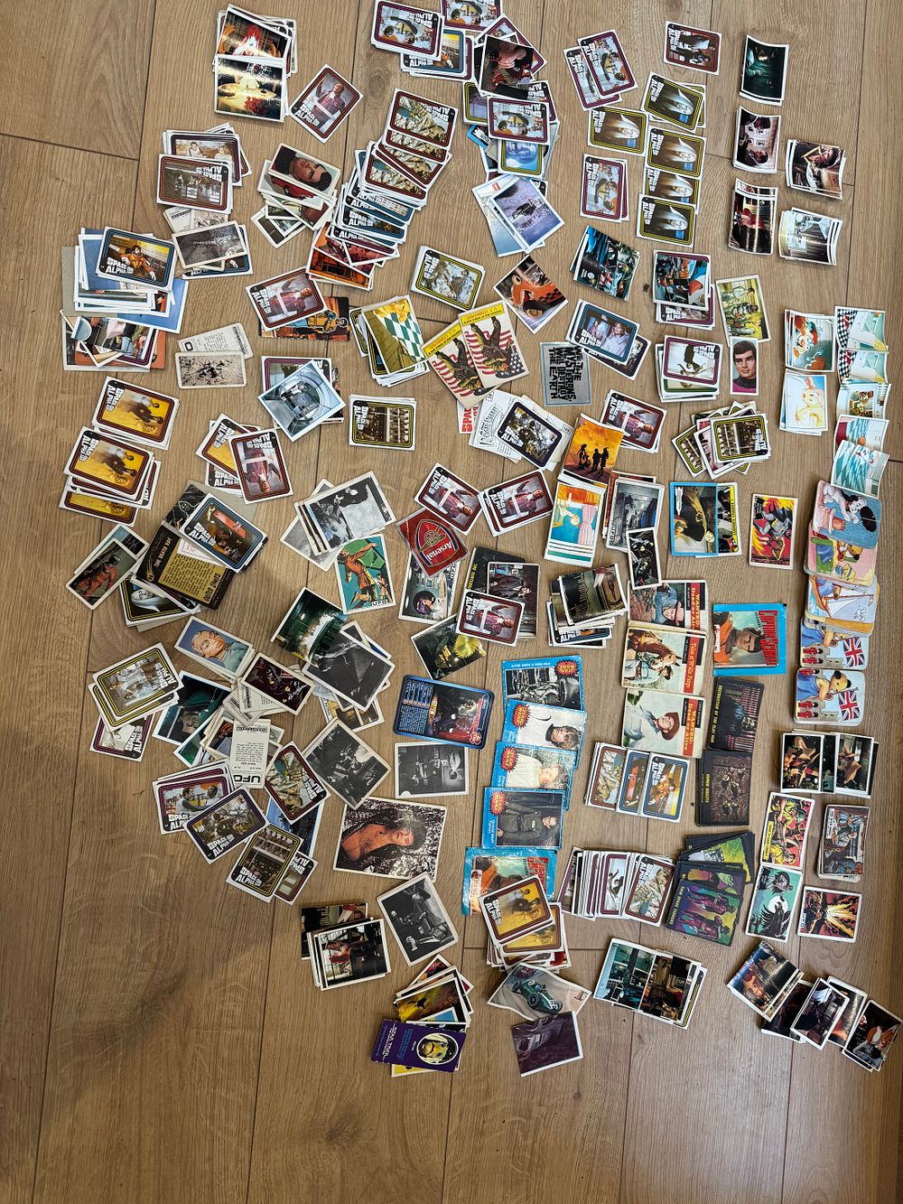 Lot 204: Mixed Vintage Trading Cards