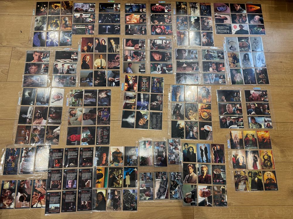 Lot 206: trading cards 56 folders about 150 cards