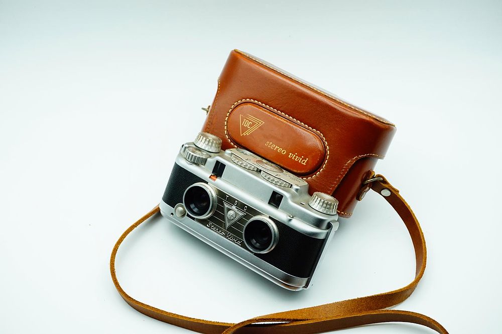 Lot 68: Bell and howell TDC Stereo Vivid