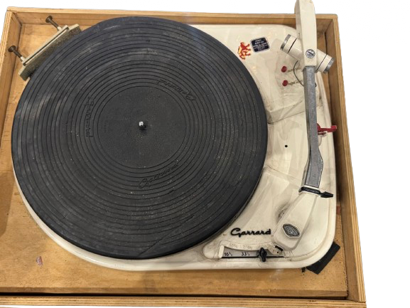 Lot 242: A Garrard 4 hf turn table Audio Equipment, hi fi