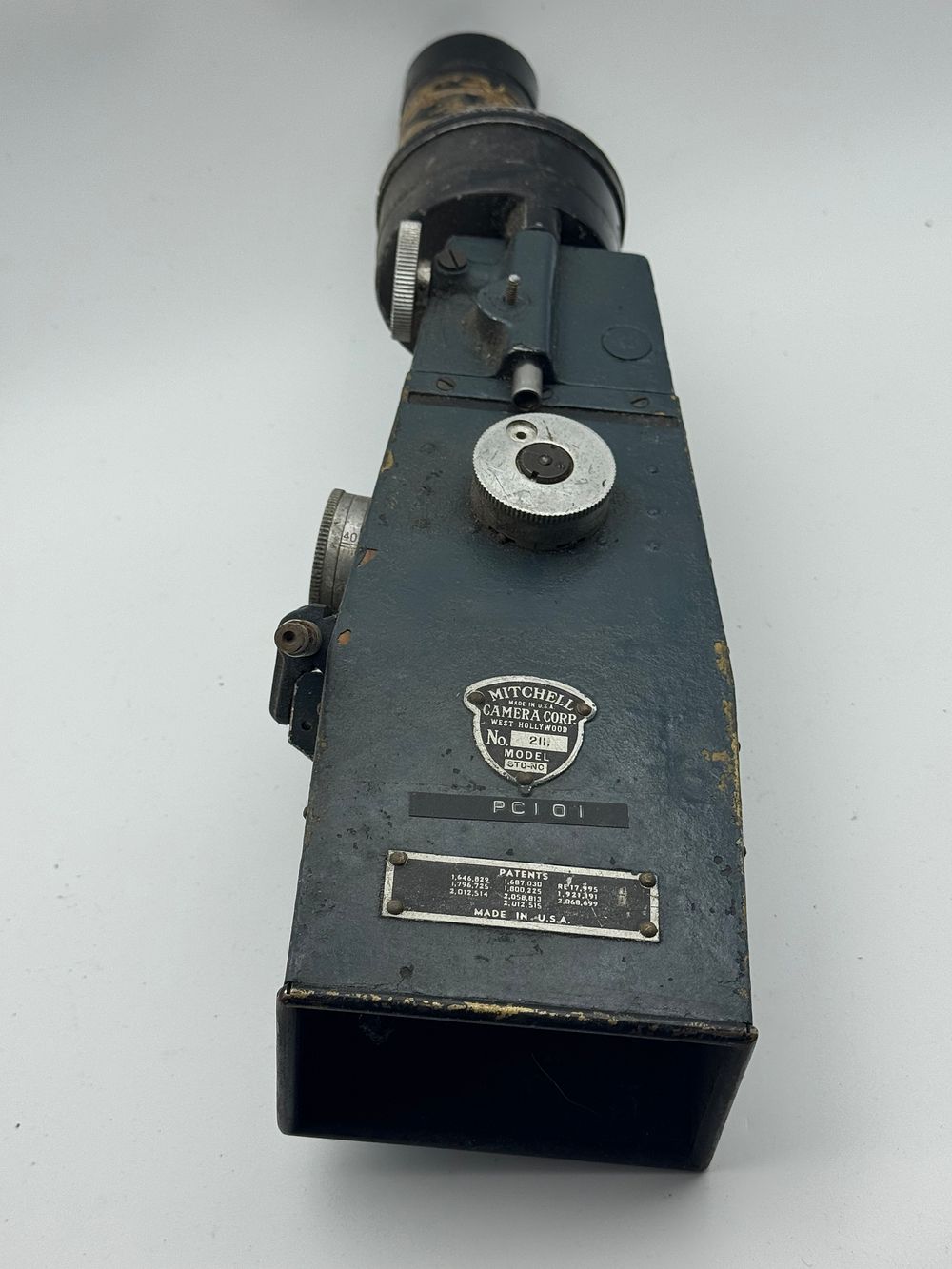 Lot 85: MITCHELL CAMERA CORP MODEL STD-NC 35MM MOVIE VIEWFINDER SIDE FINDER