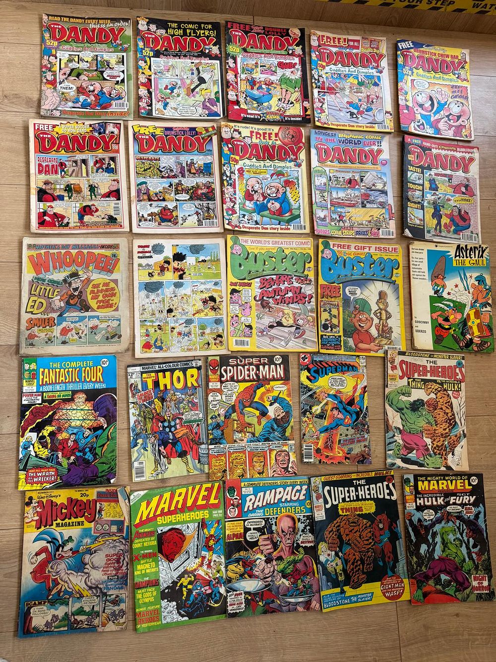 Lot 286: 32 dandy spider man mixed comics