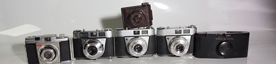 A selection of 6 cameras untested. A selection of 6 cameras untested