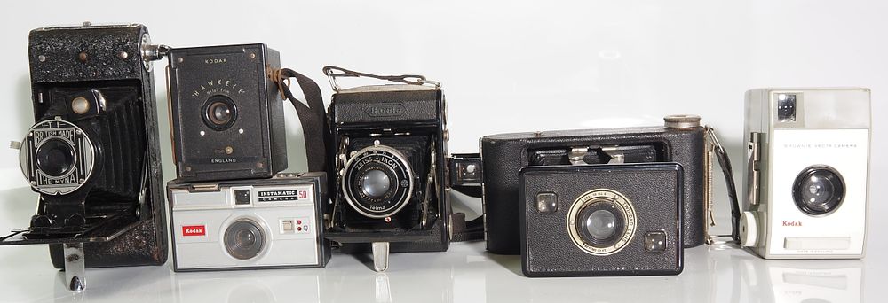 A Selection off 6 Cameras untested