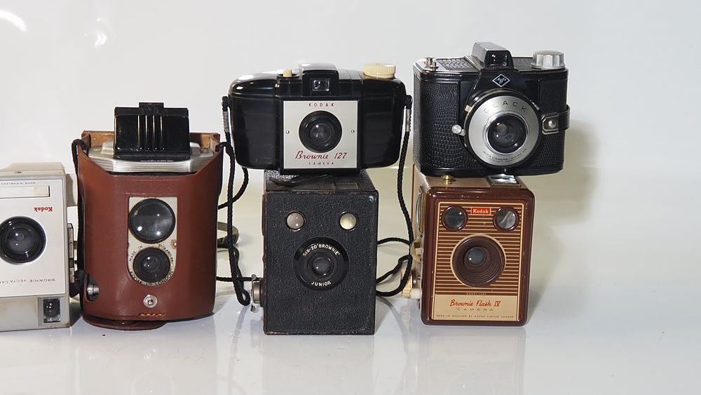 Lot 158: A Selection of 6 cameras