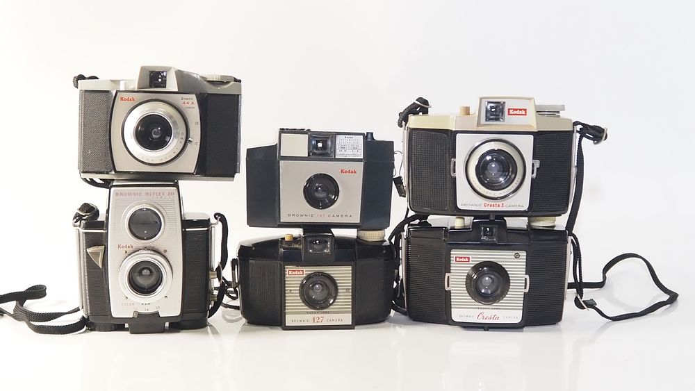 Lot 159: A Selection of 6 cameras