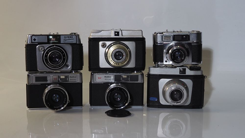 Lot 163: A Selection of 6 cameras
