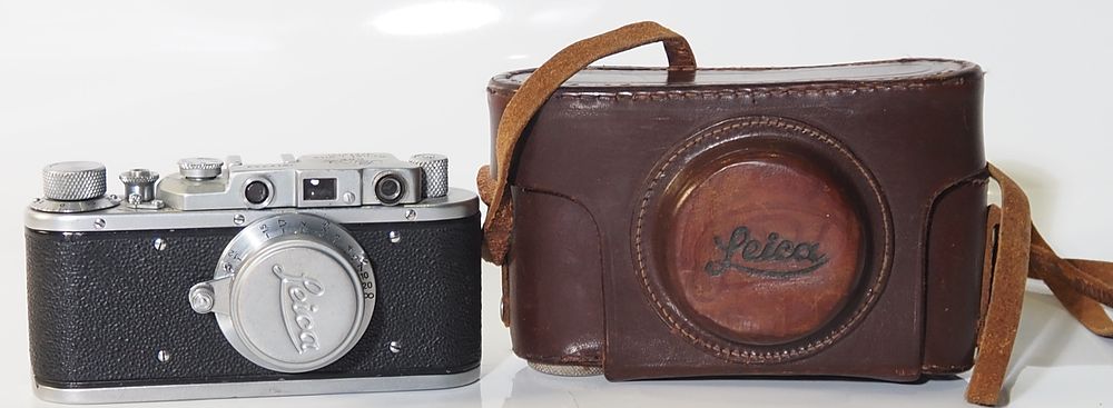 Lot 192: A Leica copie with 50mm f3.5 shutter working lens clear . [ this is a Russian camera }