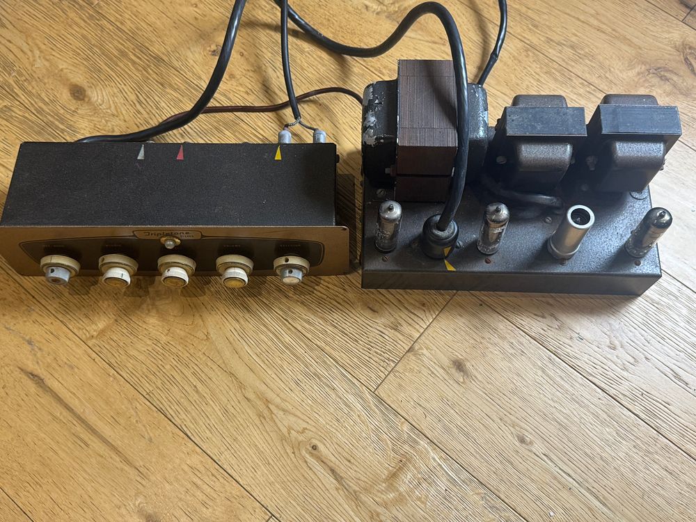 Lot 190: Hi Fi Tripletone stereo valve amplifier and preamp