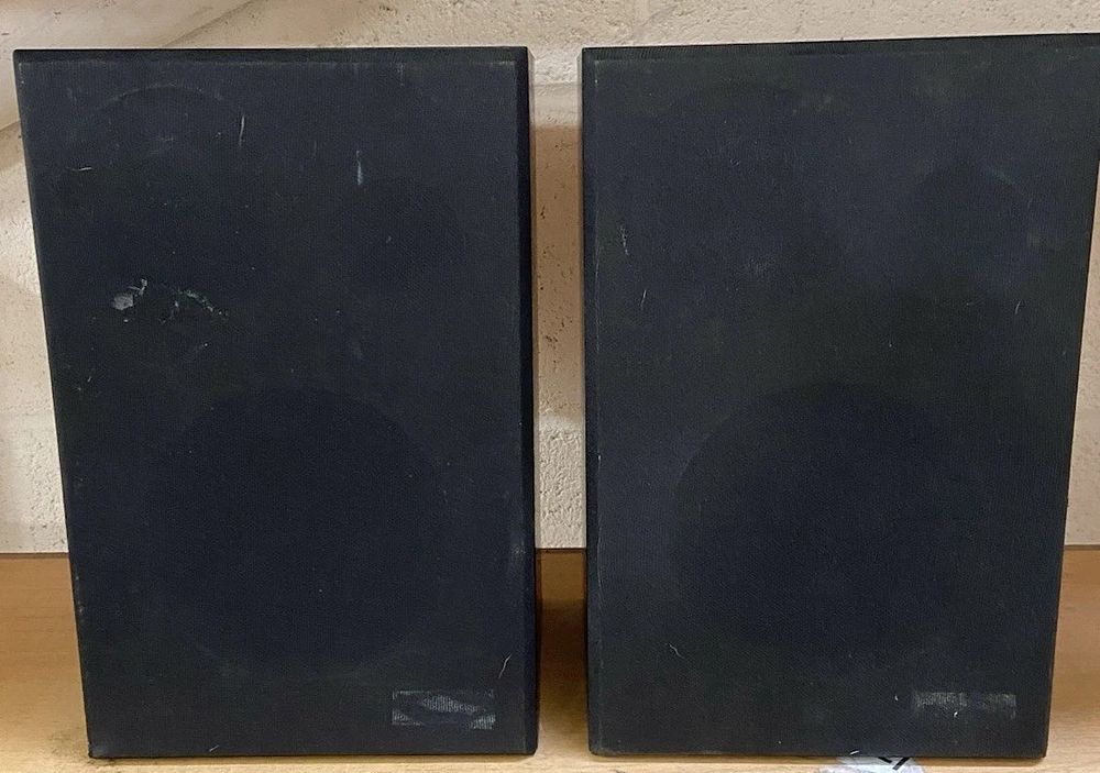 Lot 244: bose speakers
