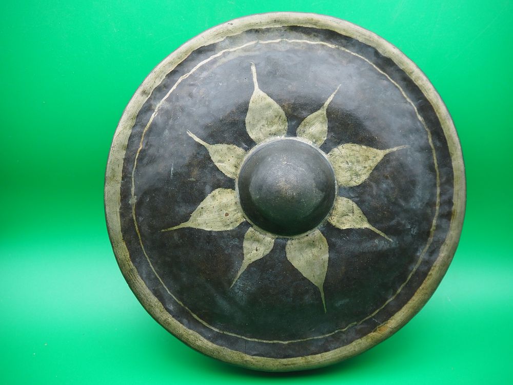 Lot 181: Thai Gong Musical Instrument Meditation Yoga Lotus Flower 11 INCH