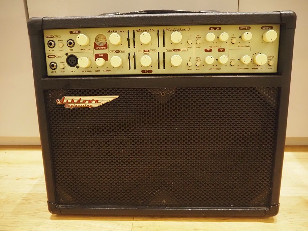 Lot 206: Ashdown Acoustic Radiator 2 120W Acoustic Guitar Amplifier