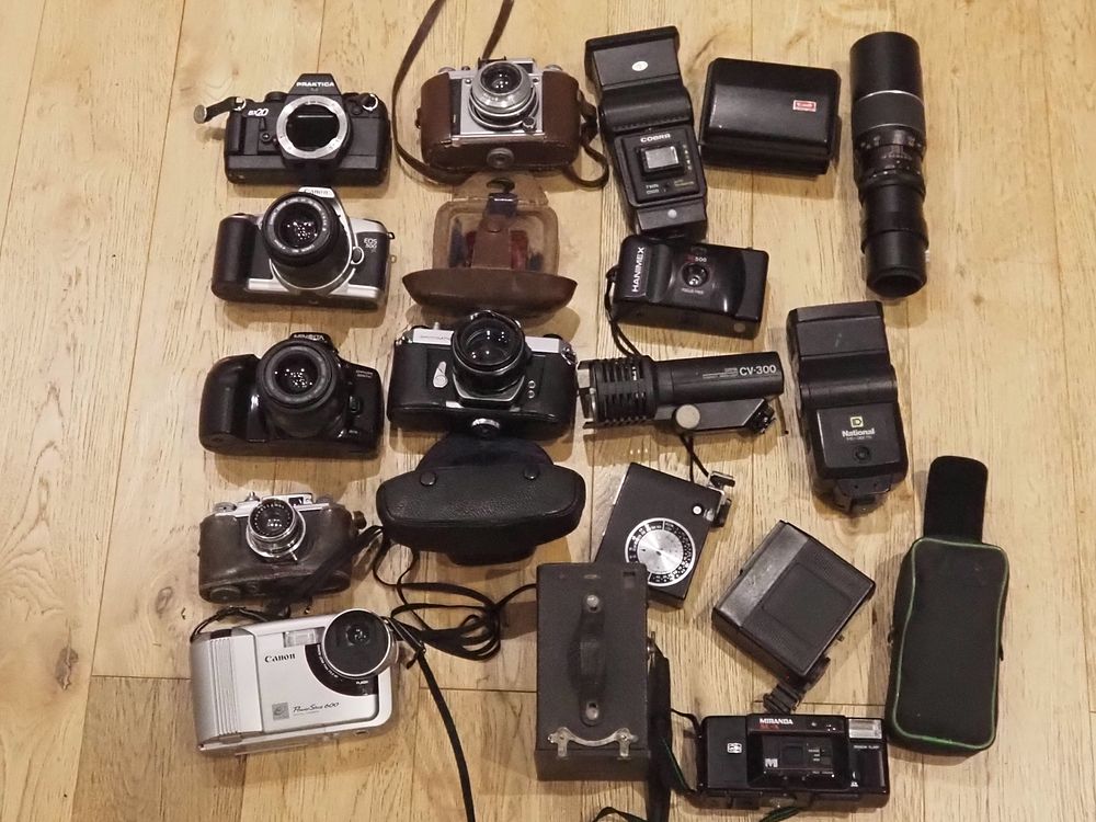 Lot 100a: Vintage Camera Collection Classic Film Cameras Lenses & Accessories