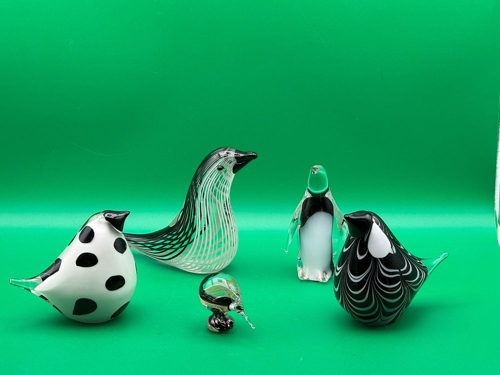 Lot 281:  Five Black and White Art Glass Bird and Penguin Figurines Polka Dot Striped and Swirl Designs