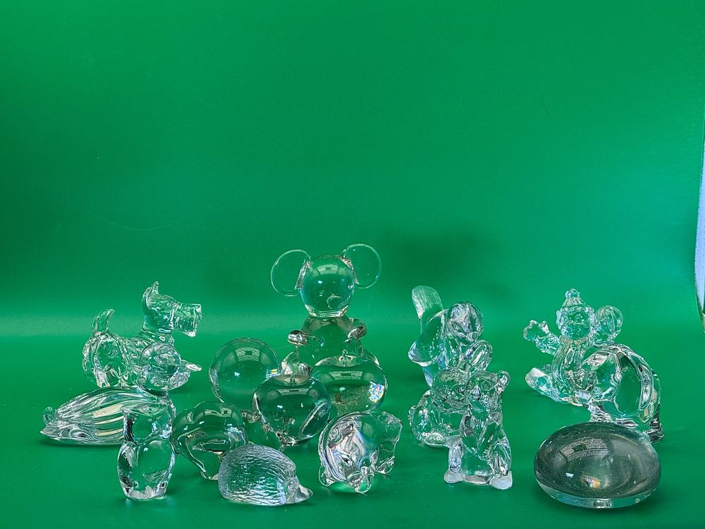 Lot 277: Collection of Clear Crystal Glass Animal Figures and Paperweights