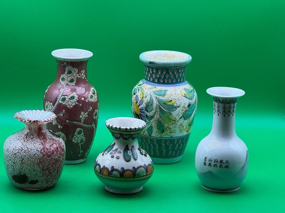 Lot 290: Five Assorted Ceramic and Glass Vases Oriental and Decorative Designs