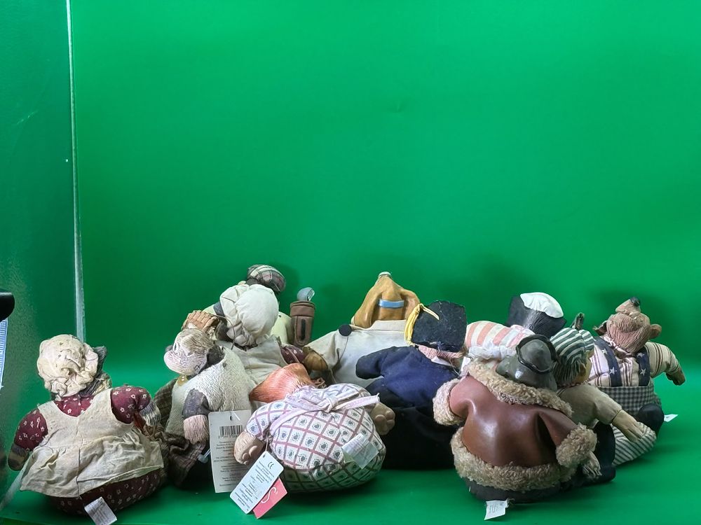 Lot 311: 11 Character Plush Figures – Golfer, Doctor, Graduate Bear, Aviator & Russ Figures Dolls
