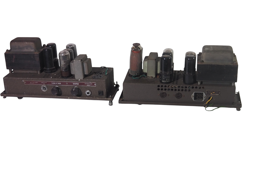 Lot 219: HI FI Pair Vintage bell & Howell Model 601 Valve Amplifiers