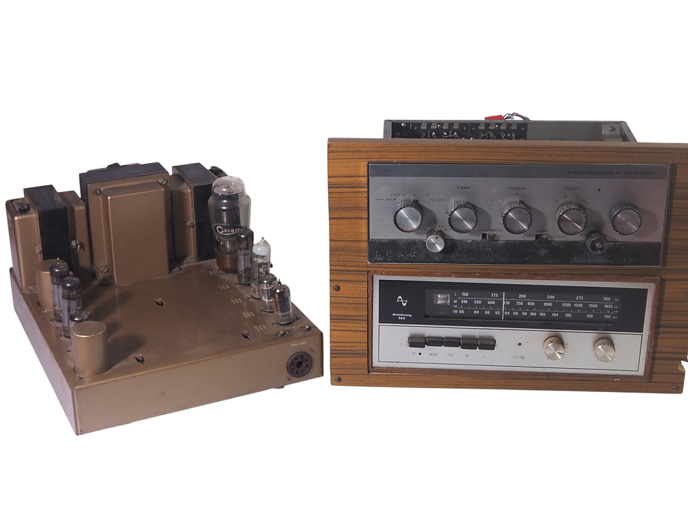 Lot 220: HI FI Leak Stereo 20 Valve Amplifier Plus Leak Varislope 2 And Armstrong 523 Tuner