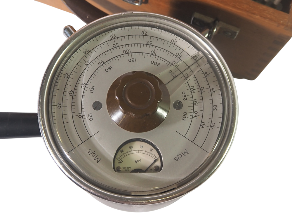 Lot 229: Marconi TF 643C VHF Wavemeter Serial 515350 Complete Coil Set Wooden Case