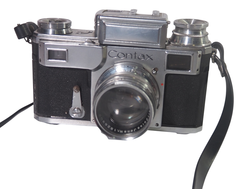 Lot 172: Contax Rangefinder Camera Carl Zeiss Jena Sonnar 5cm F1.5 Lens
