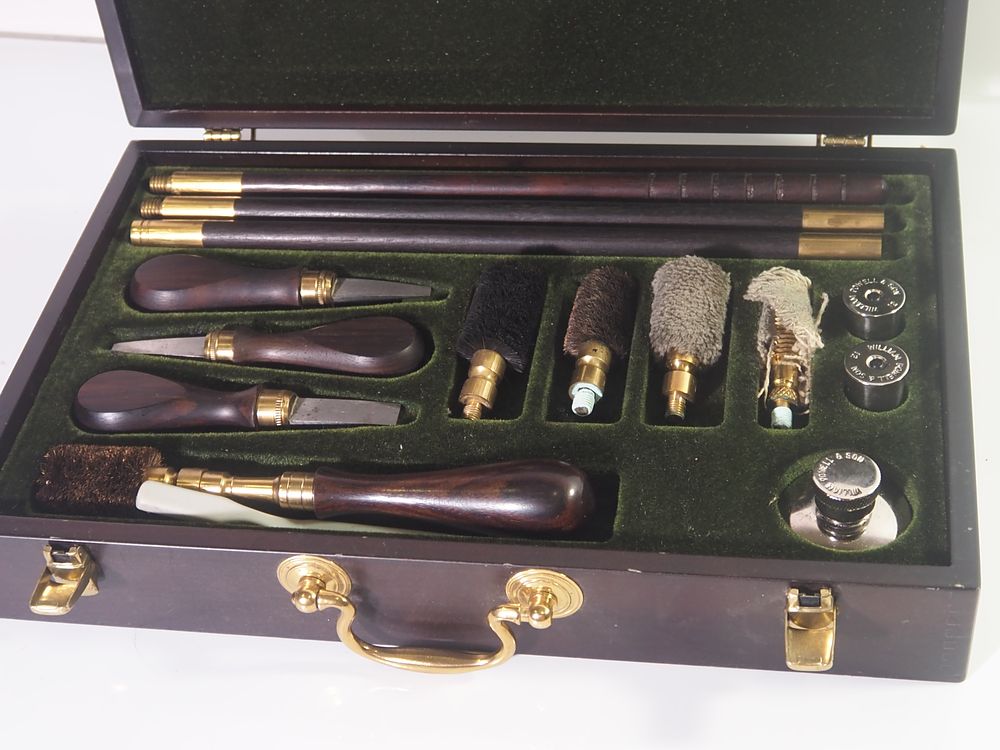 Lot 298: William Powell And Son Gunmakers Presentation Cleaning Kit 12 Bore