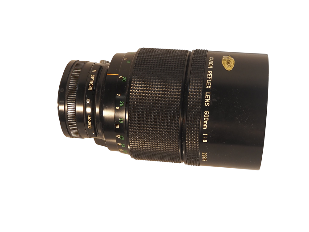 Lot 189: Canon Reflex 500mm f8 Mirror Lens Canon FD Mount With Case