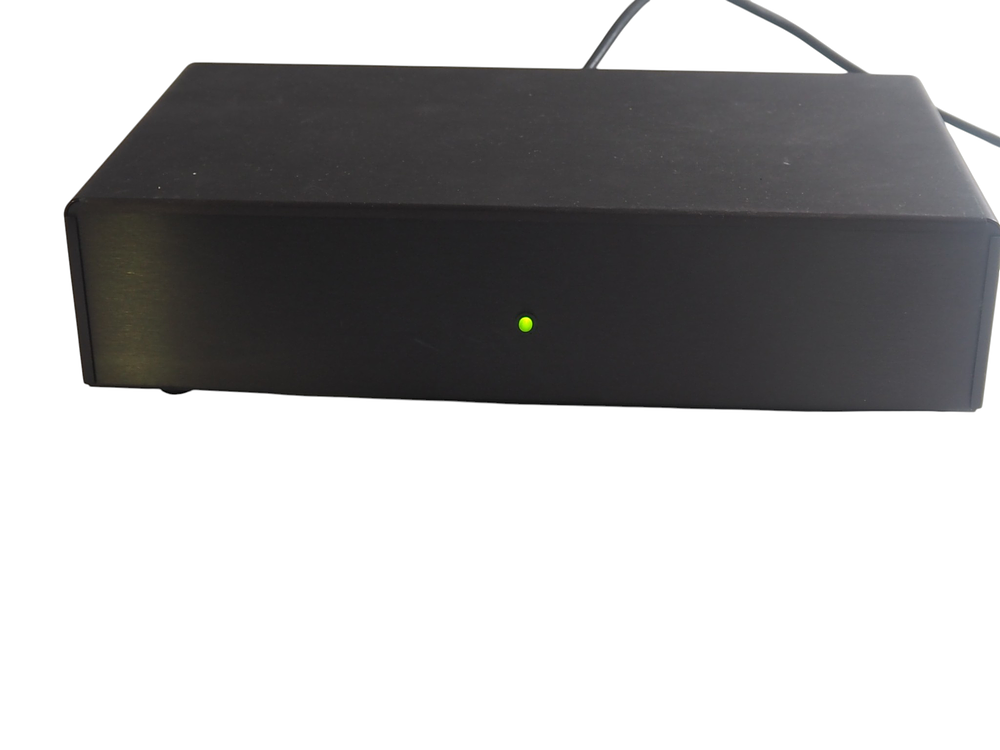 Lot 231: HI FI Audio Research BL1 Balanced Line Driver USA Made 220V Version