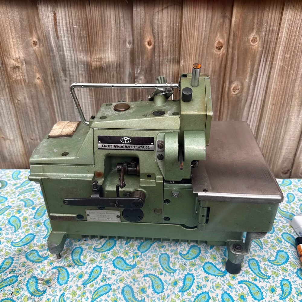 Lot 291: Yamato DCZ-361C-D3 Industrial 4 Thread Overlocker Sewing Machine