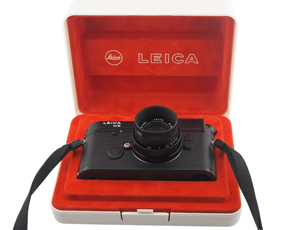 Lot 105b: Leica M6 black body 35mm rangefinder camera serial number 2414024 with Leica Elmar M 50mm f2.8 E39