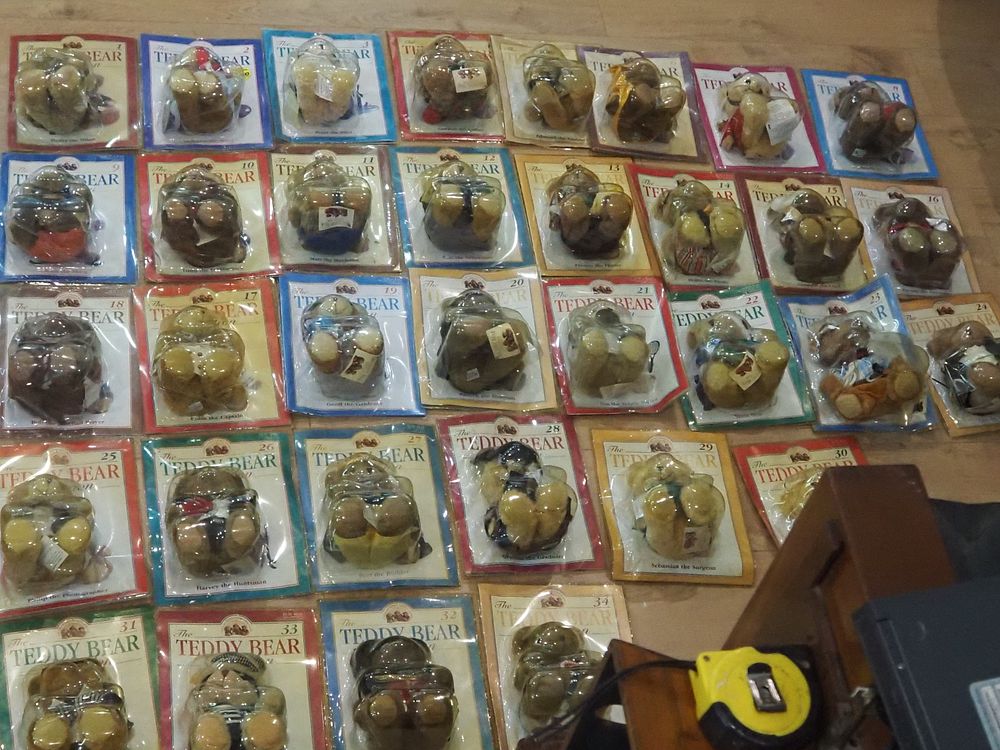Lot 354: The Teddy Bear Collection Complete Set 1 to 34 Sealed Hachette Bears