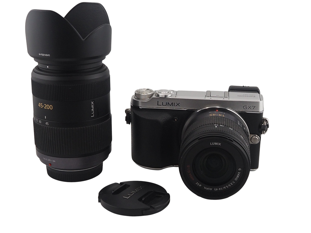 Lot 200g: Panasonic Lumix GX7 Camera 14 45mm Lens Plus 45 200mm Zoom Lens Kit