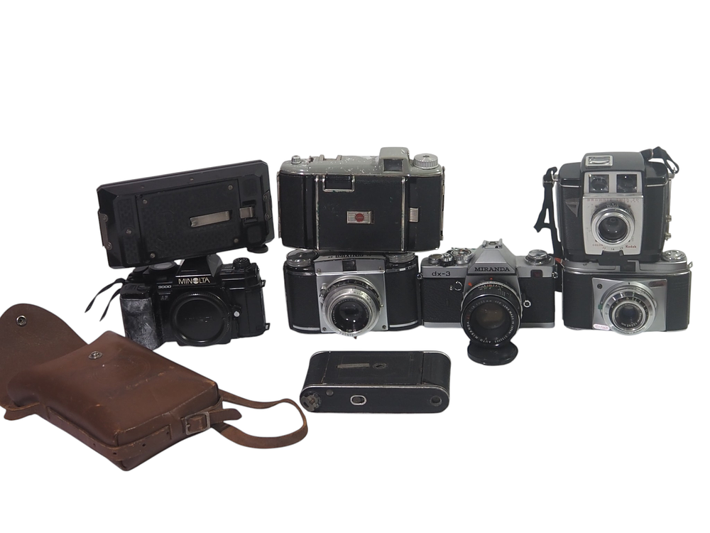 Lot 4: Minolta 9000 AF Miranda dx3 Paxina 29 Kodak Folding Goho Pilot