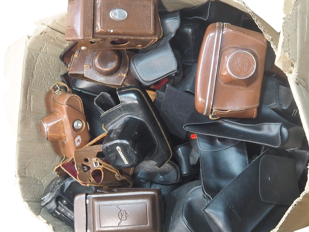 Lot 9: arge Job Lot Vintage Camera Cases Brown Leather Rollei Rolleiflex Canon EH7-L EH16-L