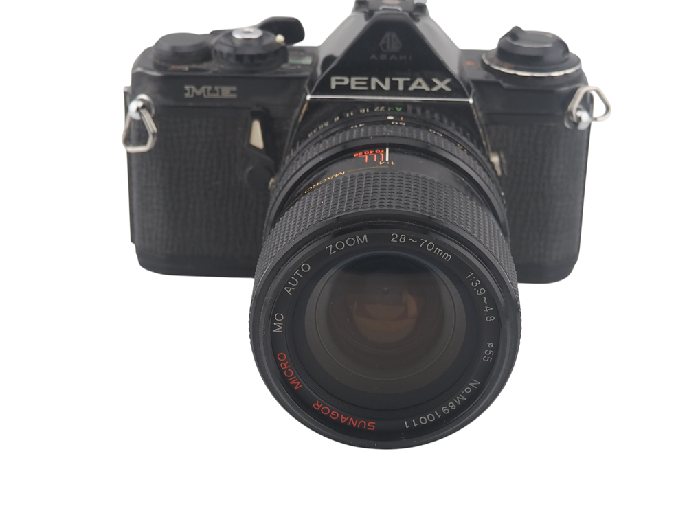 Lot 20: Pentax ME Black 35mm Film Camera Sunagor 28 70mm MC Auto Zoom Macro Lens