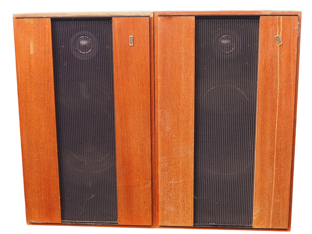 Lot 85: HI FI KEF Concord Speakers Pair Tovil Maidstone England Serial 8372