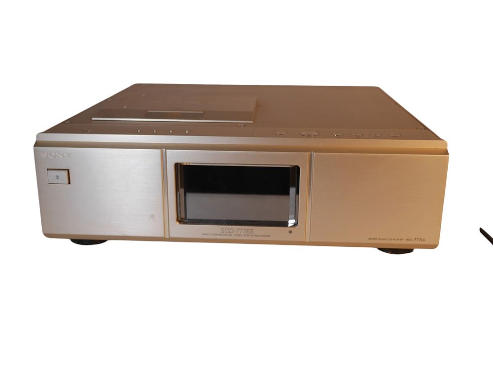 Lot 142: HI FI Sony SCD 777ES Super Audio CD Player Direct Stream Digital